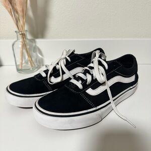 Vans Women’s Old Skool Sneakers